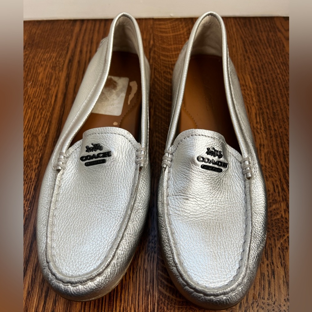 COACH Mary Lock Up Silver Leather Loafers Flats Luxury Classic Old Money 7.5 B
